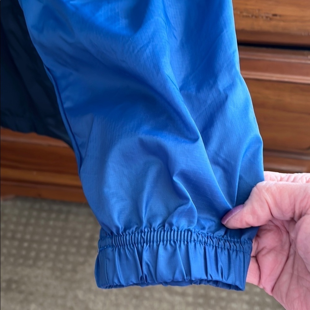 GAP Boy’s Blue and Black Windbreaker Jacket Size XXL Preloved - Picture 4 of 9